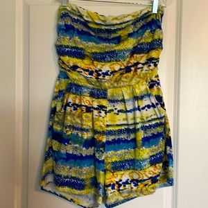 Women’s Romper Size Large $20 Good Used condition w pockets So Comfy!